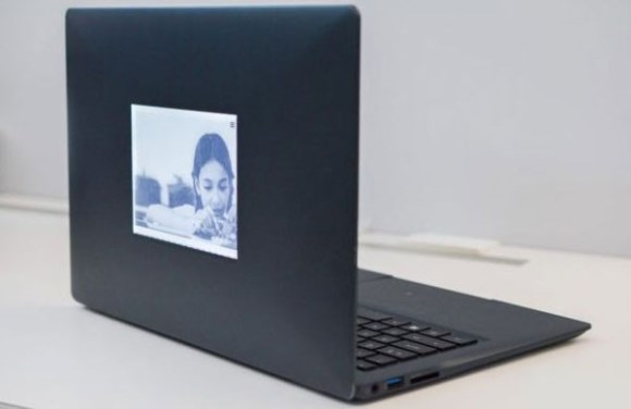 Компания Intel создала прототип ноутбука сразу с двумя экранами